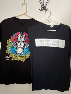 Urban Asteroid Day Of The Dead Roses Skull T-Shirt Breaking News Bundle 2 Tees
